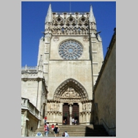 Catedral de Burgos, photo Fachada del Sarmental, Wikipedia.JPG